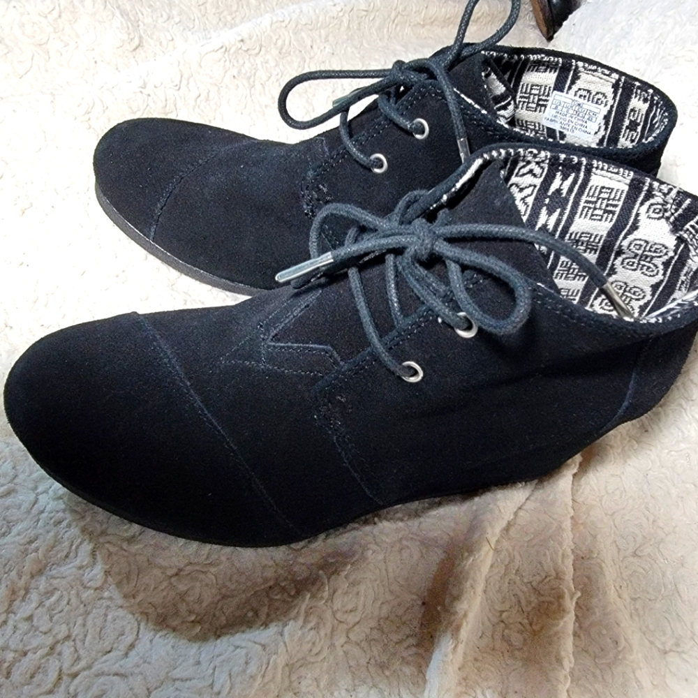 Toms 380515 Women's Black Suede Desert Wedges Shoes Ankle Closed Toe Size 8